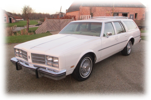 Oldsmobile custom 8 cruiser