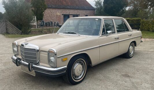 Mercedes W114 250 1972 — SOLD